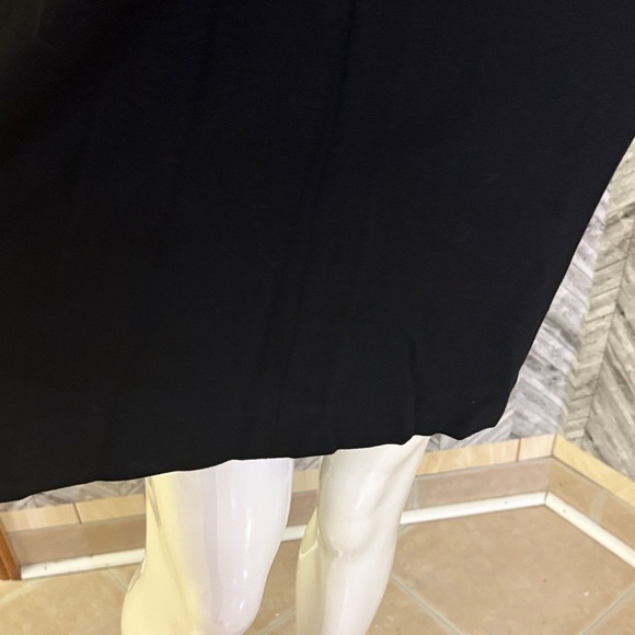 Banana Republic Elegant Black Long Sleeve Dress with Gold Zipper, size 10 - Picture 4 of 10